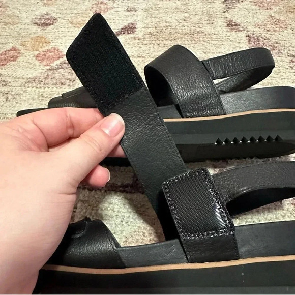 NWOT Eileen Fisher• Black Velcro Strap Sandals Size 9 - Picture 7 of 13